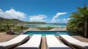 Beautiful 4-bedroom villa with lagoon view