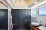 Bathroom 4 - Pix 1