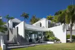 Luxurious contemporary villa on the heights of Lurin - picture 30 title=