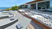 Newly built 4 bedrooms villa facing the sea